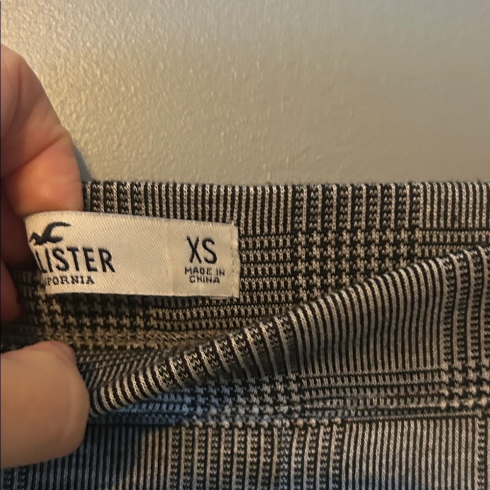 Hollister Charcoal Checkered Flare Pants - Picture 4 of 7